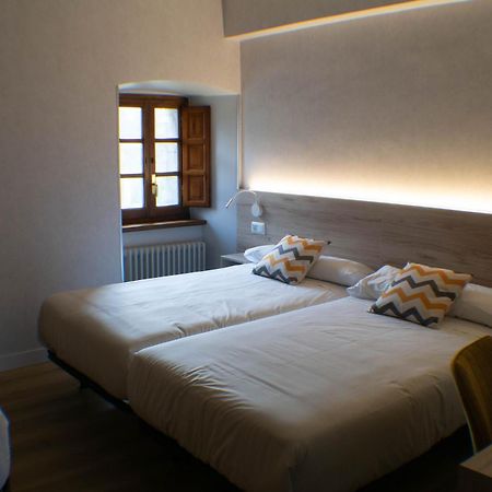 Posada De Roncesvalles Bagian luar foto