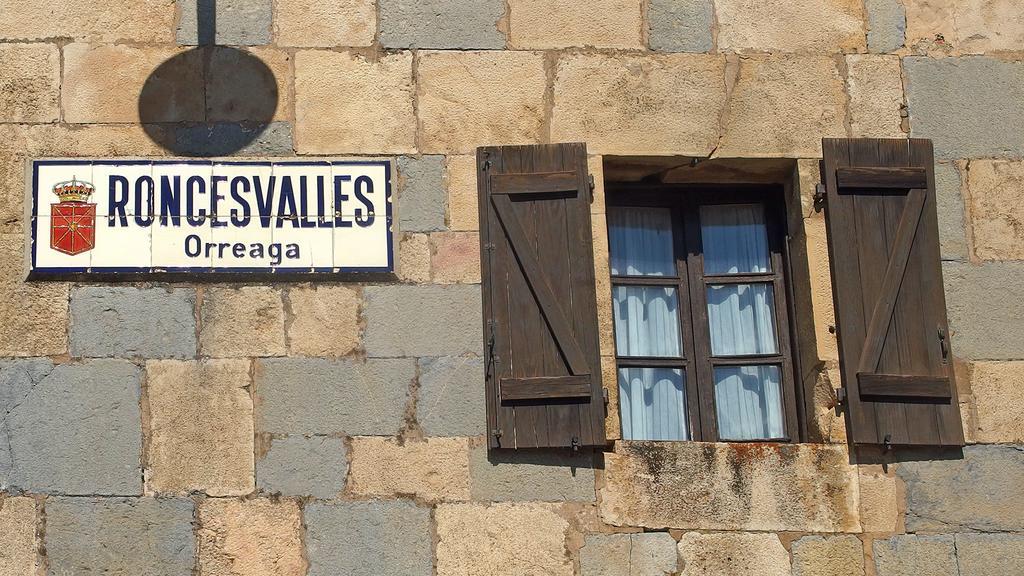 Posada De Roncesvalles Bagian luar foto